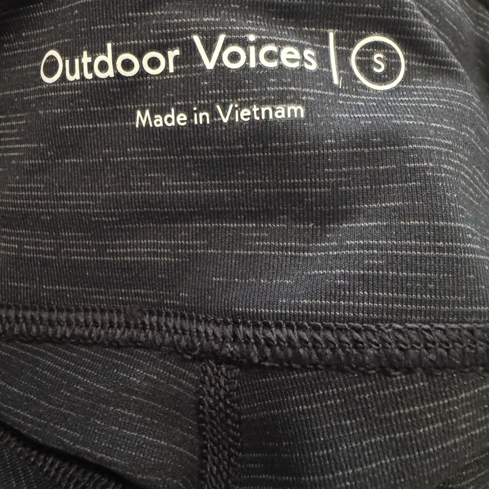 Outdoor voices gray and black striped leggings small - Picture 3 of 4